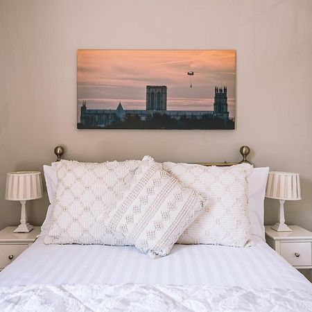 15 Brownlow Street Йорк Экстерьер фото