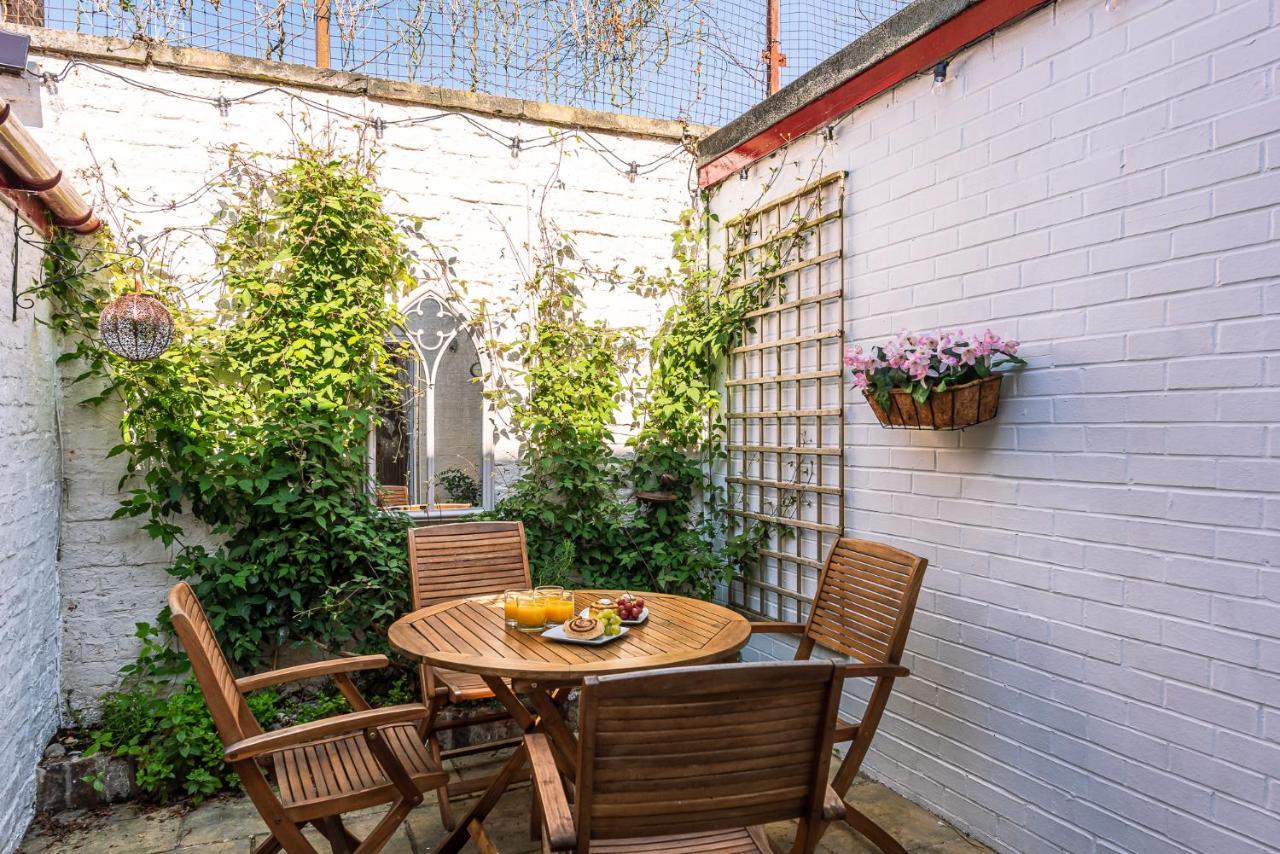 15 Brownlow Street Йорк Экстерьер фото
