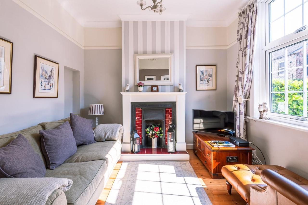 15 Brownlow Street Йорк Экстерьер фото
