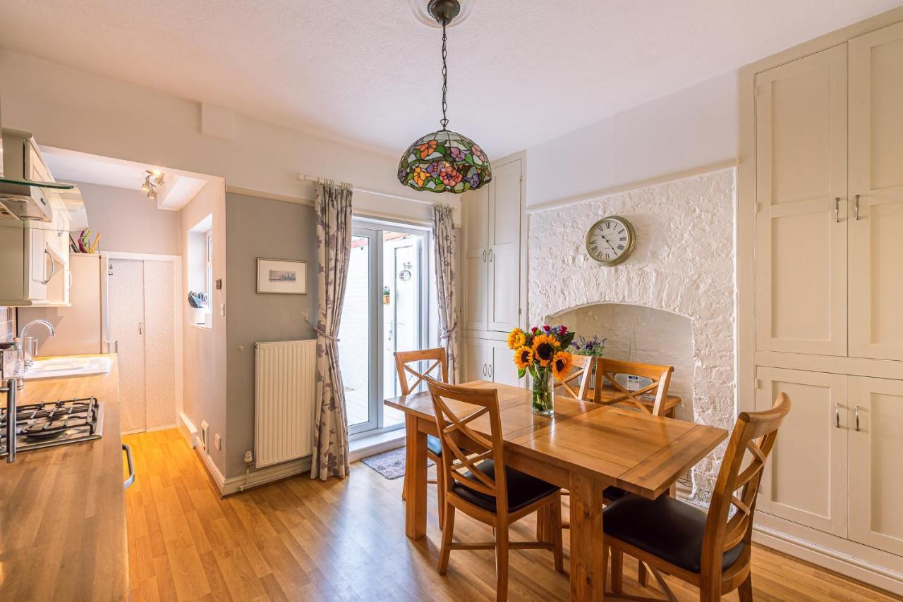 15 Brownlow Street Йорк Экстерьер фото