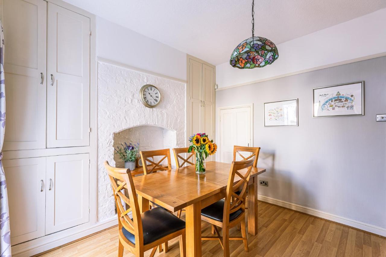 15 Brownlow Street Йорк Экстерьер фото